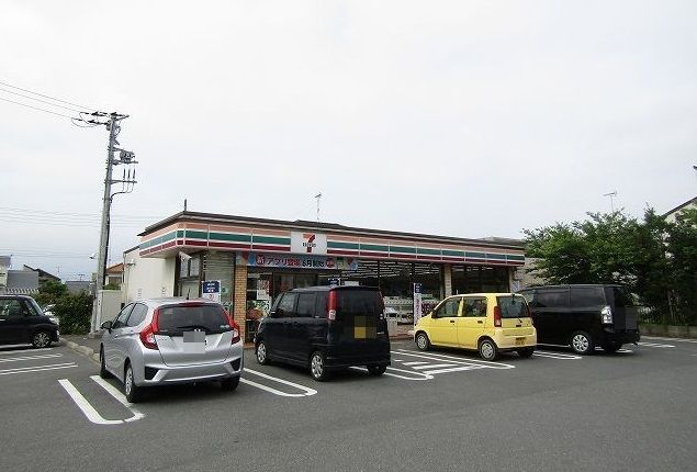 コンビニ　セブンイレブン一宮舞台店（コンビニ）まで700m