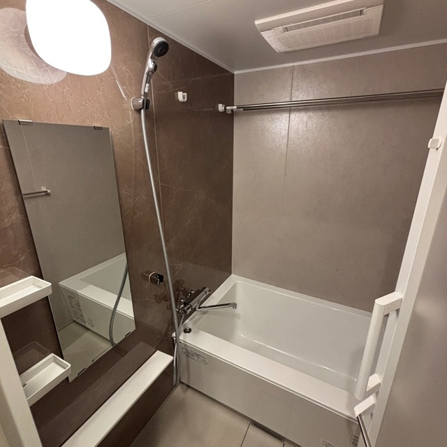 バス・シャワールーム　※写真は同タイプ住戸です。