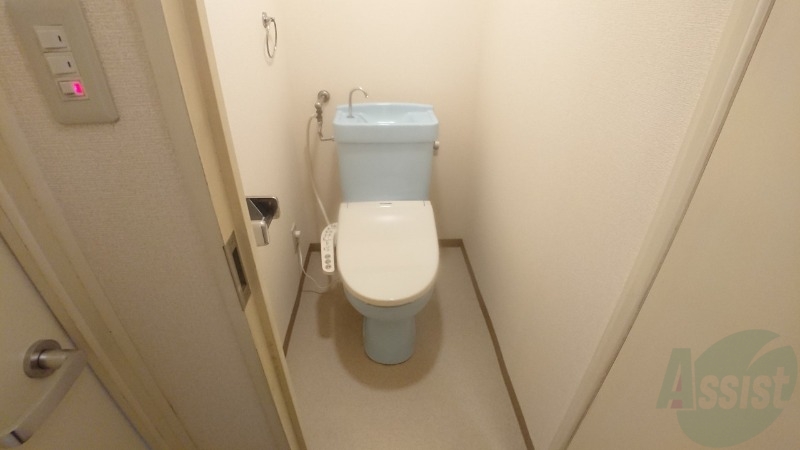 トイレ　ウォシュレット機能がついたトイレ。安心して使用できますね。