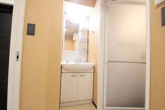 洗面設備　※別の部屋の写真です