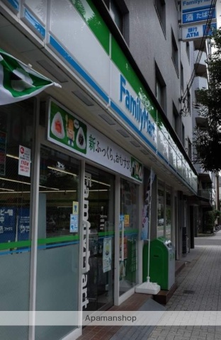 コンビニ　ファミリーマート（コンビニ）まで115m