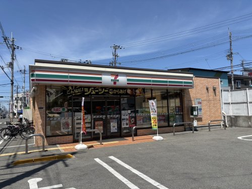 コンビニ　セブン-イレブン 富田林喜志町２丁目店（コンビニ）まで180m