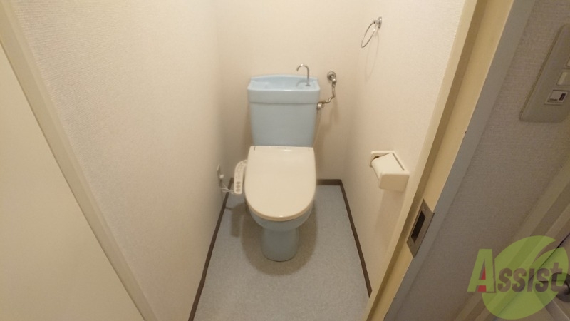 トイレ　ウォシュレット機能がついたトイレ。安心して使用できますね。