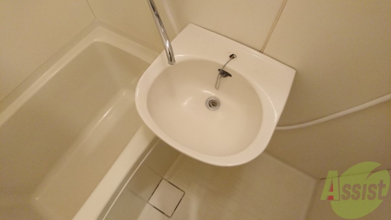 洗面設備　こちらに洗面台があります。朝の洗顔はこちらで。