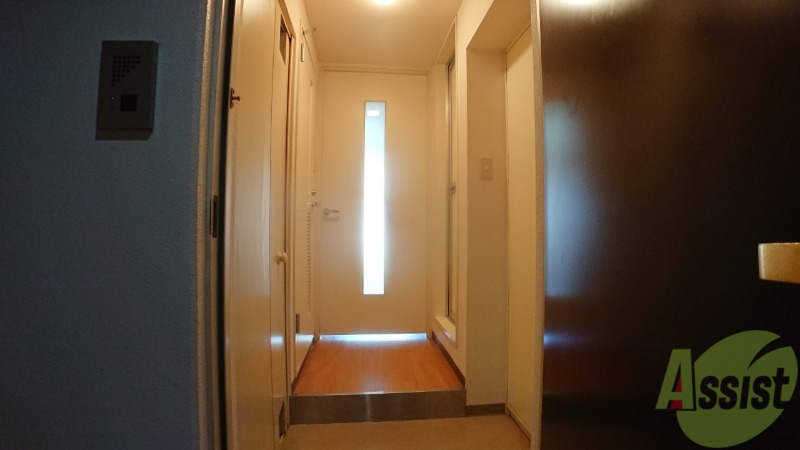 玄関　玄関です。白を基調としていて清潔感があります！