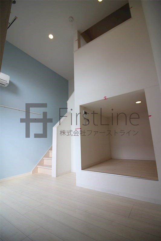 居室・リビング　※別号室写真です