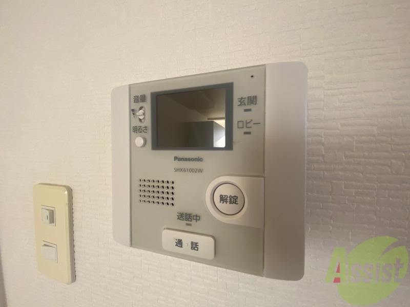 セキュリティ　ＴＶモニター付インターホンです。来客者の顔が見えるので安心！