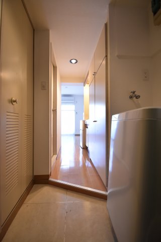 玄関　※別部屋参考写真※