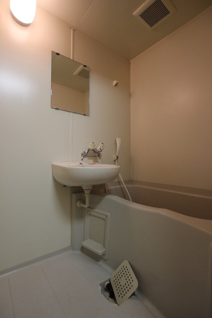 バス・シャワールーム　同物件別号室