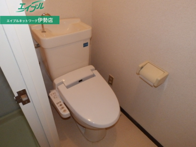 トイレ　リフォーム前の画像です