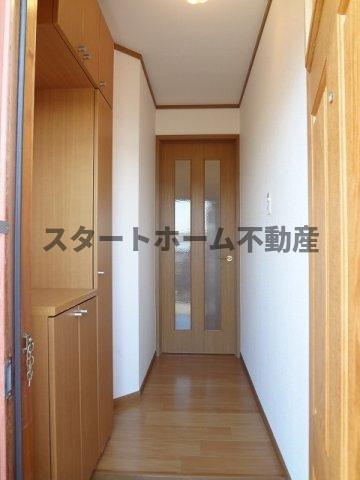 玄関　収納もある玄関です