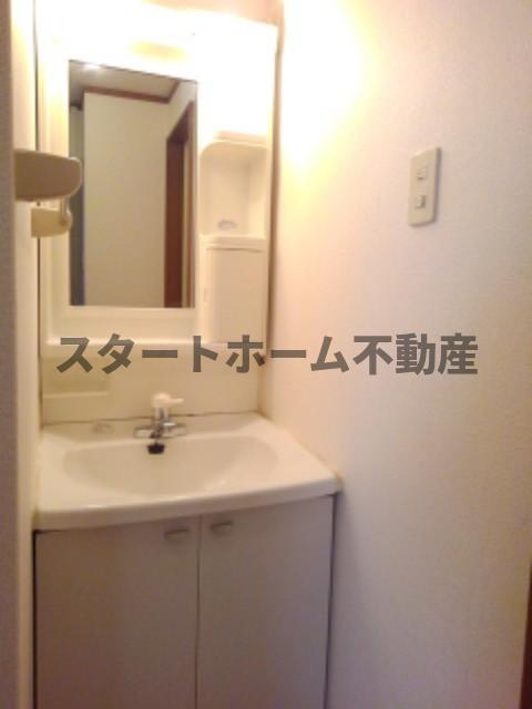 洗面設備　脱衣スペースもあります