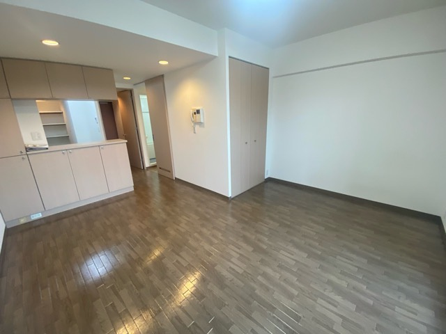 居室・リビング　10.3帖の洋室♪