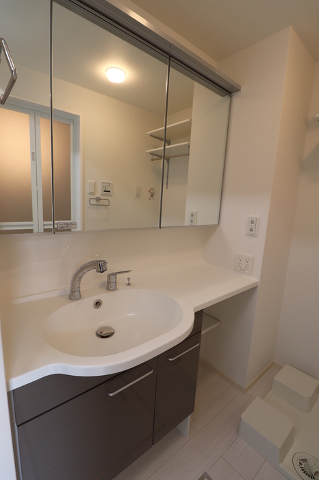 洗面設備　忙しい朝には欠かせない洗面所です