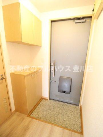 玄関　写真は別室