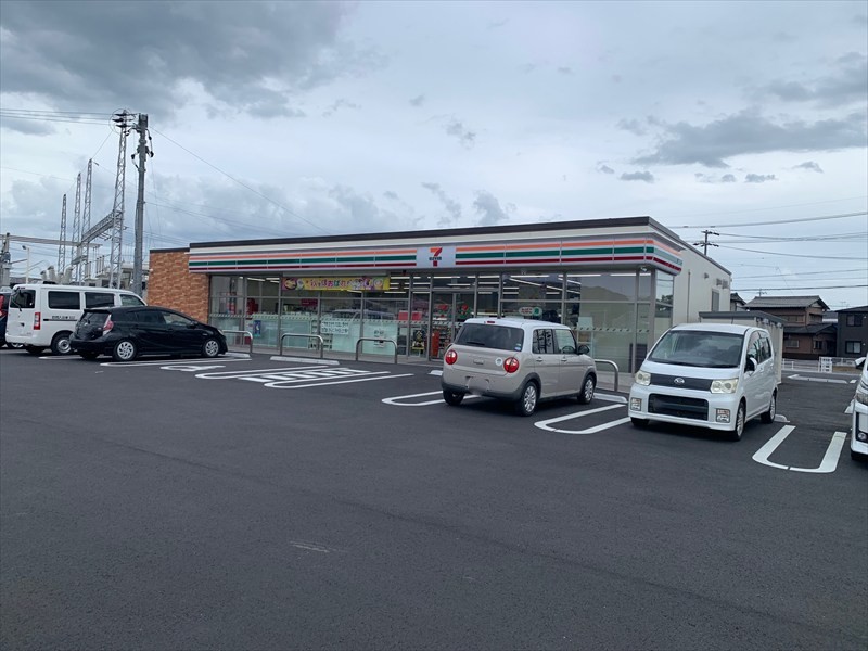 コンビニ　セブンイレブン豊川大崎町店（コンビニ）まで597m