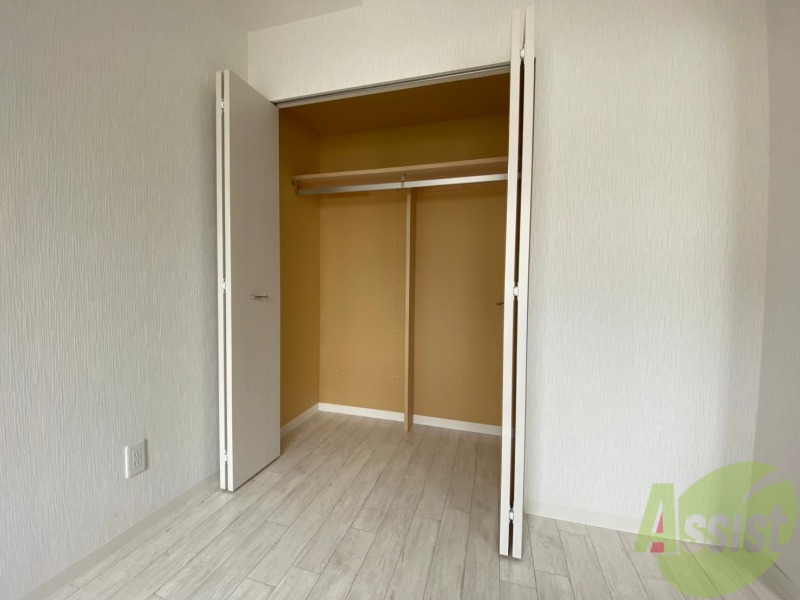 収納　クローゼットは奥行きもあり、荷物が多い方でも安心です。