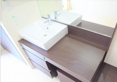 洗面設備　※別部屋の参考写真です。