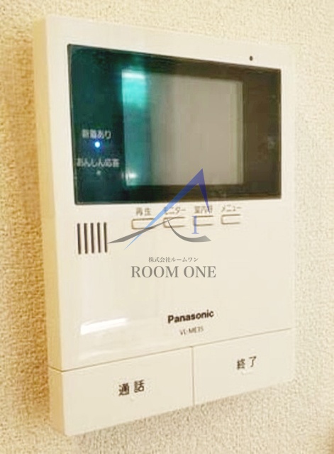 セキュリティ　モニター付きインターホンです。