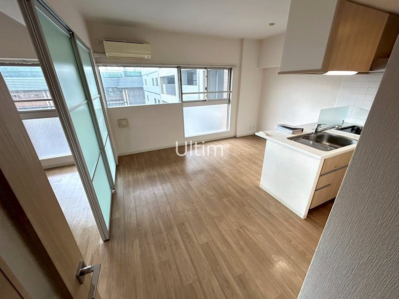 居室・リビング　※別のお部屋のお写真です。御参考までに。