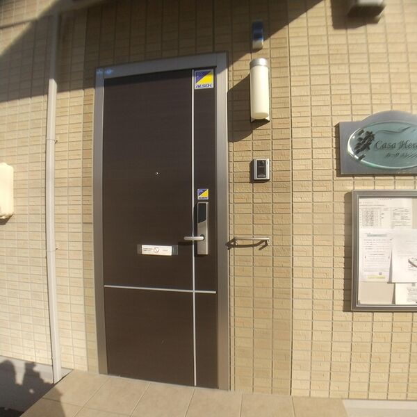 エントランス　玄関ドア