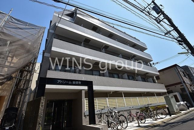 建物外観　豪徳寺駅徒歩1分にあるオートロック付マンションです