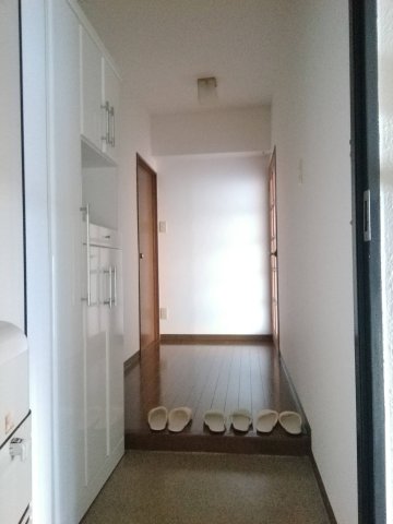 玄関　収納もある玄関です