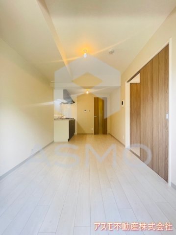 居室・リビング　同マンション別部屋参考写真