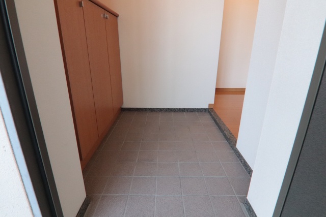 玄関　※別室の参考写真の為、現況優先です。