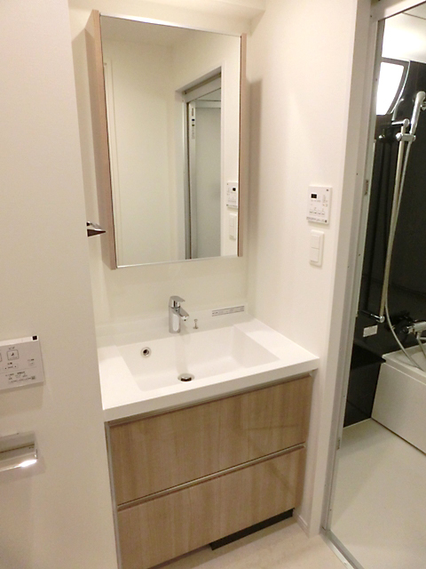 洗面設備　※写真は同タイプ住戸です。