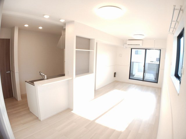 居室・リビング　こちらの居間で趣味の時間をお楽しみください