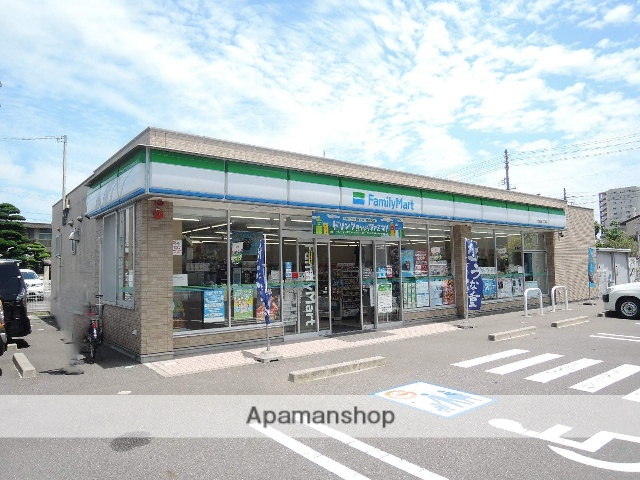 コンビニ　ファミリーマート大垣藤江町店（コンビニ）まで415m