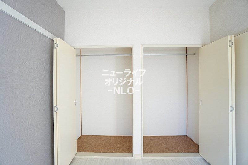 収納　お洋服の収納に便利なハンガーパイプが付いています☆