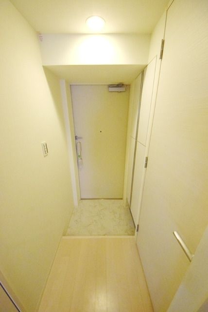 玄関　203号室　玄関