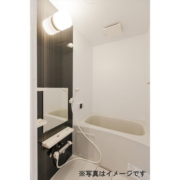 バス・シャワールーム　追い炊き機能付きで便利☆