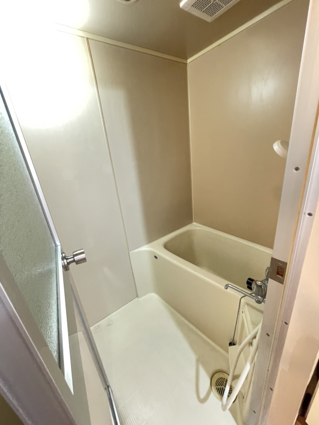 バス・シャワールーム　他号室のお写真です。参考にご覧ください。