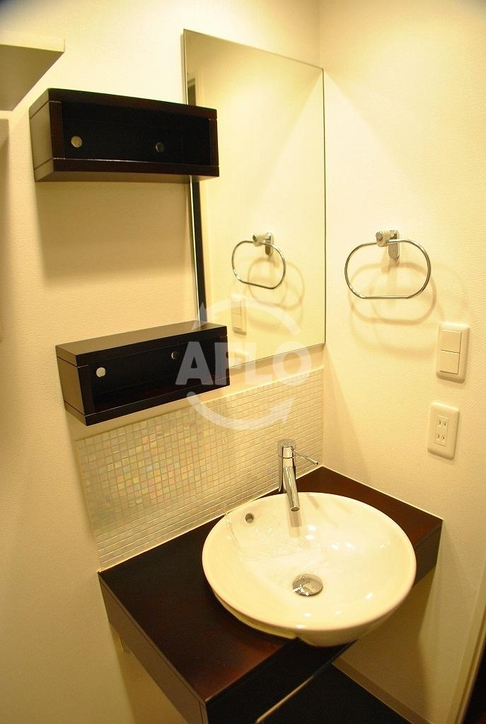 洗面設備　グランプラス谷町　おしゃれな洗面台