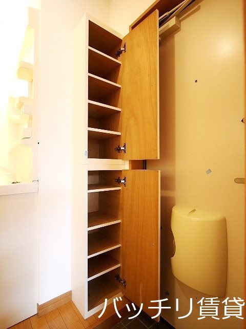 玄関　室内写真等は別号数の為、現状優先とさせて頂きます。