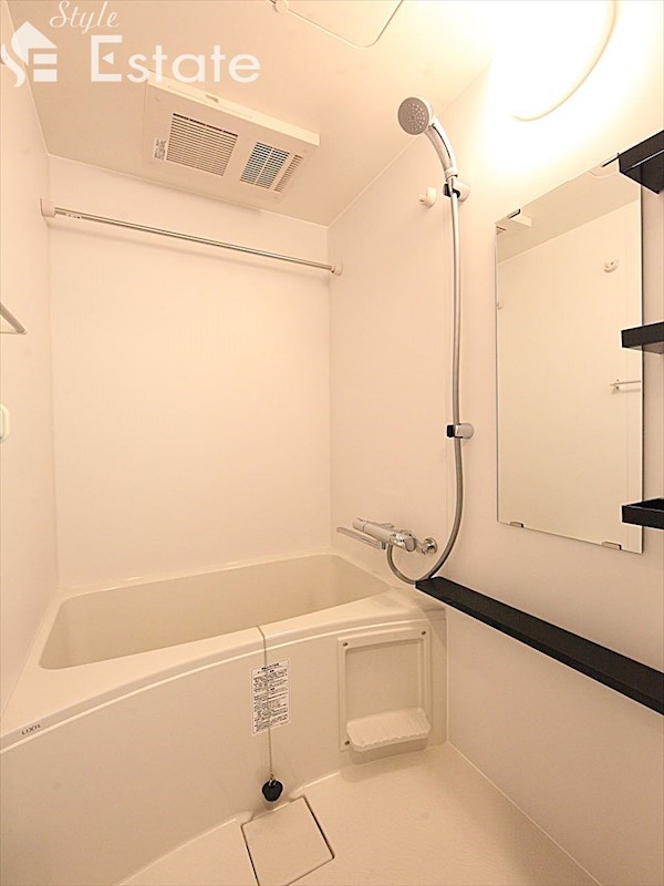 バス・シャワールーム　バスルーム