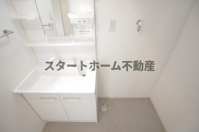 洗面設備　使いやすい洗面所です