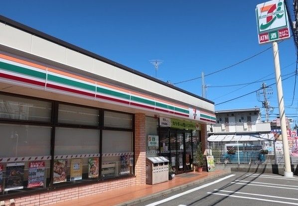 コンビニ　セブン‐イレブン/向ヶ丘遊園店（コンビニ）まで390m