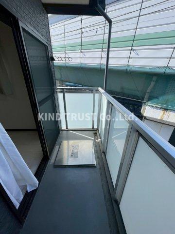 バルコニー　開放的で明るい空間を演出してくれるバルコニーです