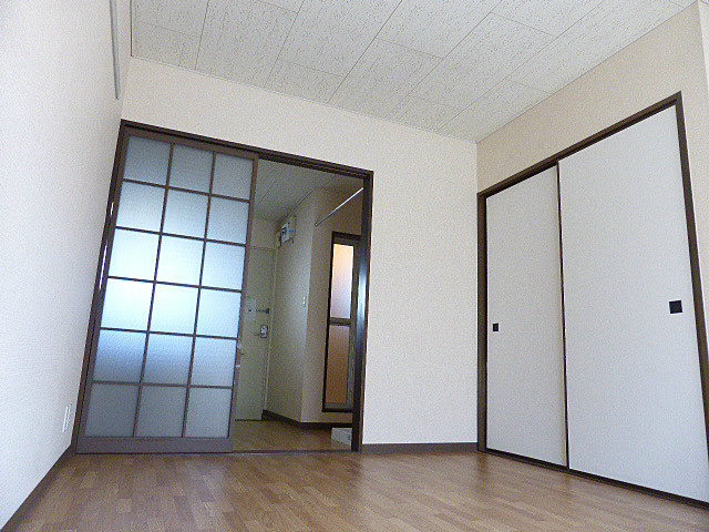 居室・リビング　他号室写真のため、実際とは異なる場合がございます。