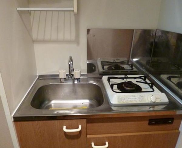 キッチン　コンパクトなキッチンで掃除もラクラク