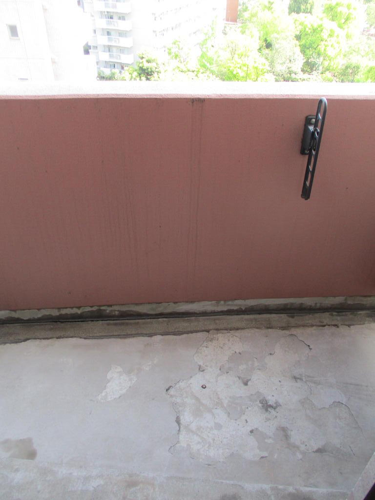 バルコニー　外からの目が気にならないバルコニーで洗濯物が干せます。