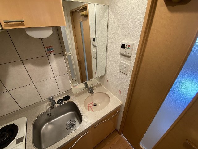 洗面設備　脱衣スペースもあります