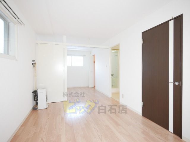 居室・リビング　広々リビングです♪