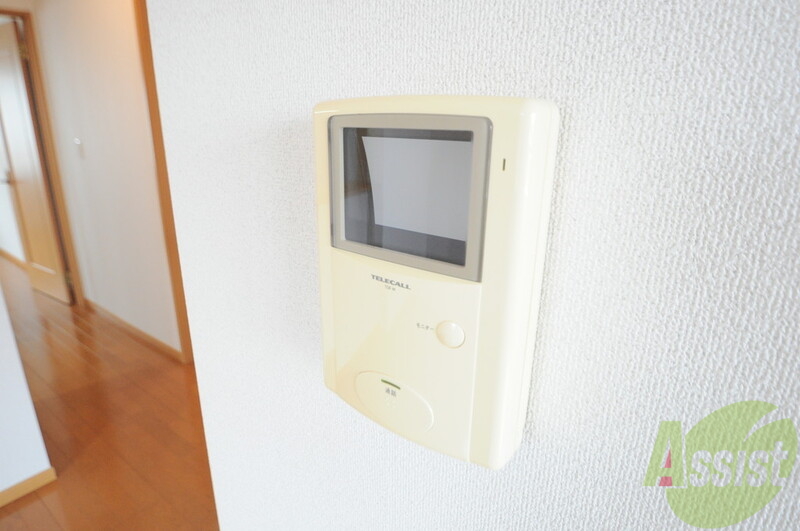 トイレ　モニターフォンも完備。お顔が見えるので女性の方も安心ですね。