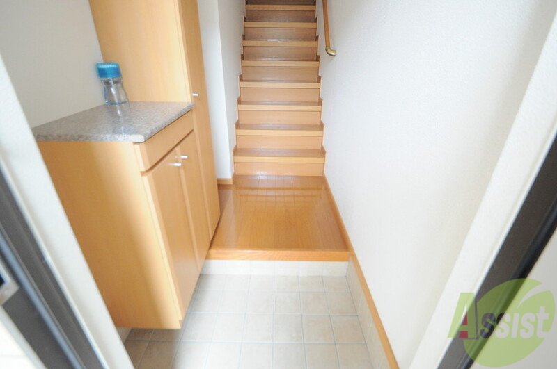 収納　玄関にはコンパクトながらシューズボックスもありますよ。