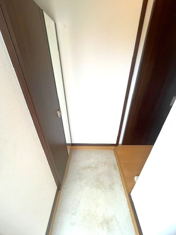玄関　※他号室の写真です。